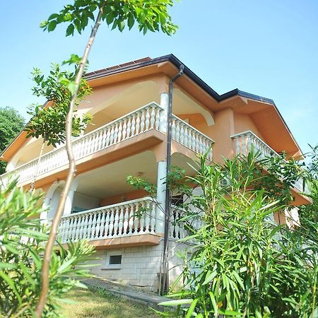 Apartments Viktorija Omišalj Pokój zdjęcie