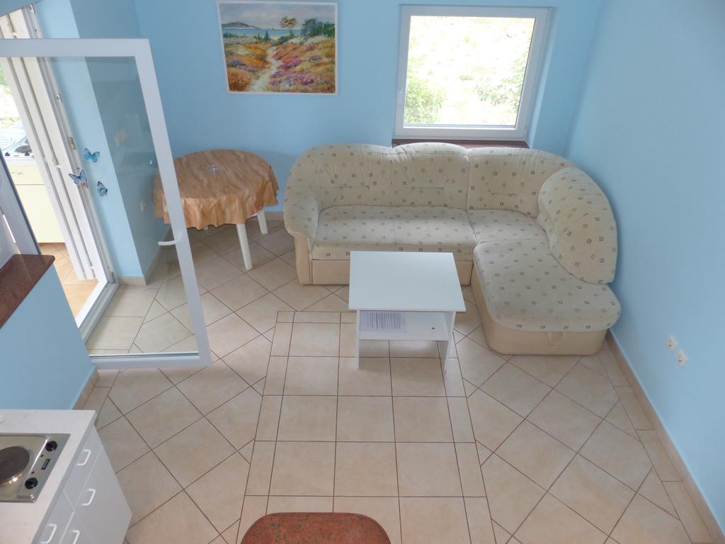 Apartments Viktorija Omišalj Zewnętrze zdjęcie