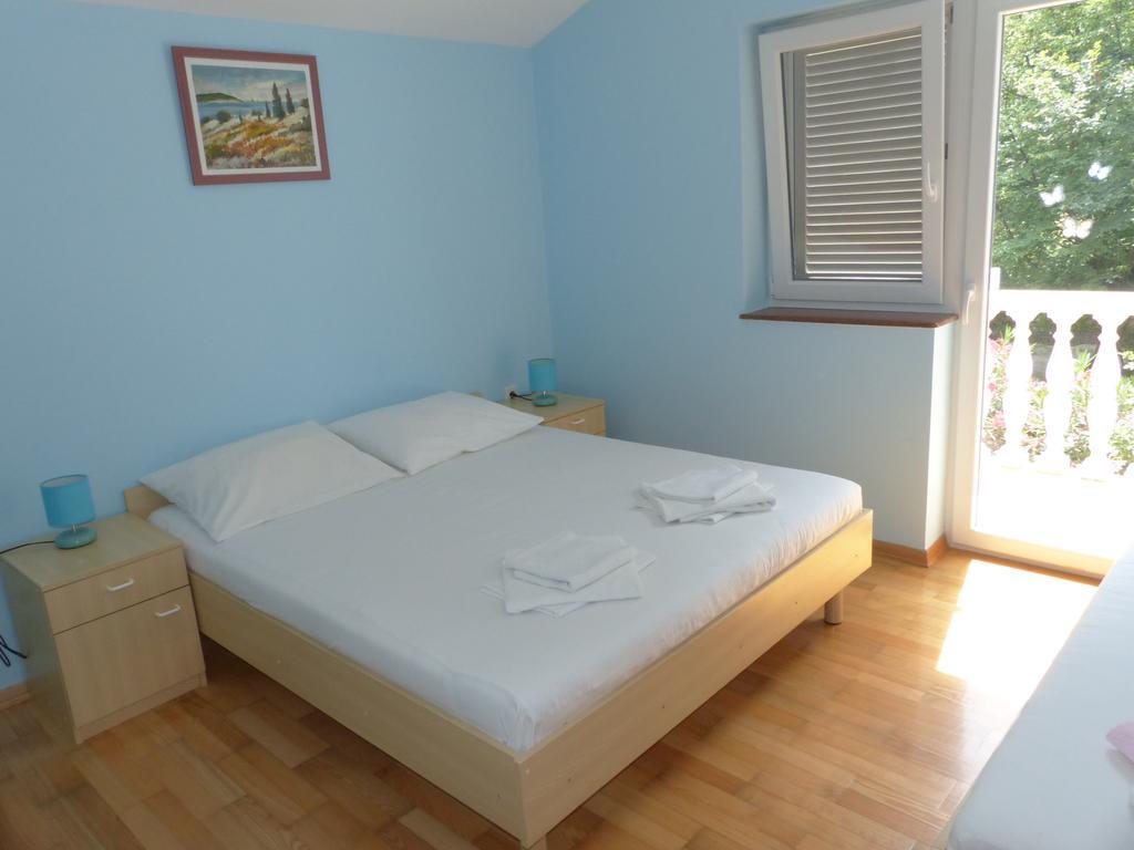 Apartments Viktorija Omišalj Zewnętrze zdjęcie