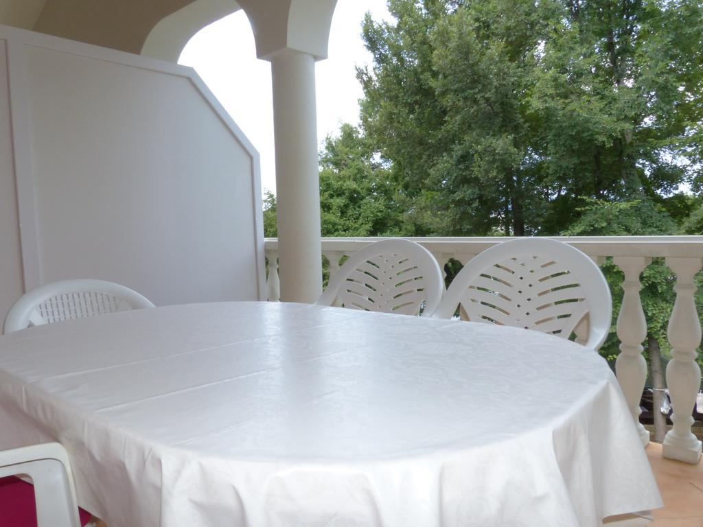 Apartments Viktorija Omišalj Zewnętrze zdjęcie