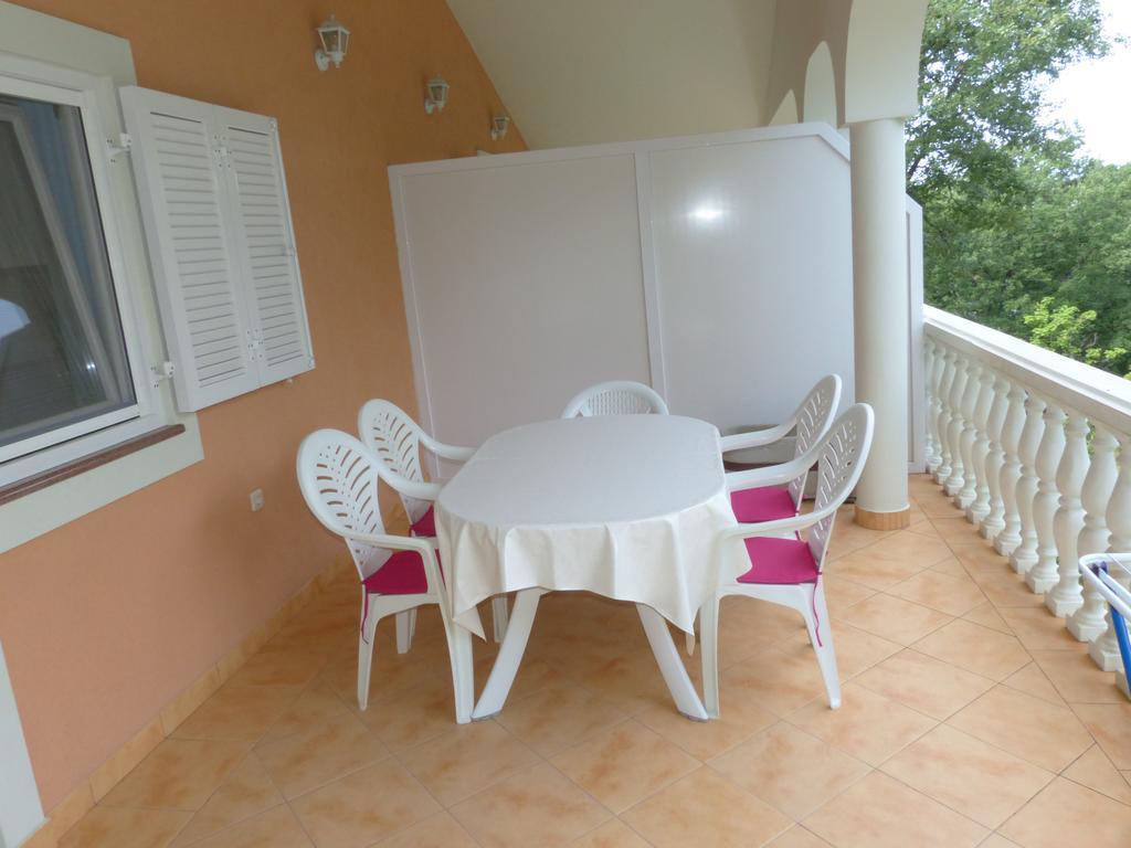 Apartments Viktorija Omišalj Zewnętrze zdjęcie