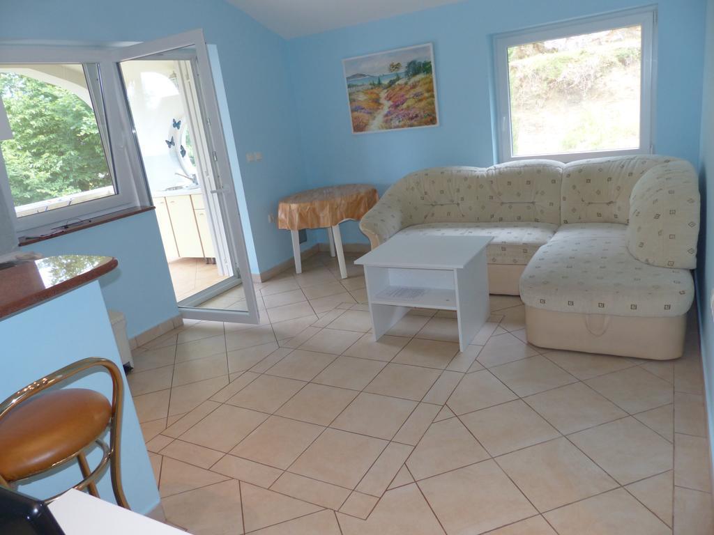 Apartments Viktorija Omišalj Zewnętrze zdjęcie