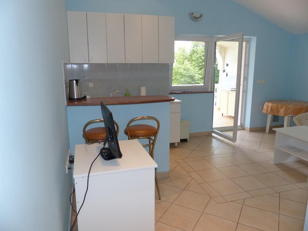 Apartments Viktorija Omišalj Zewnętrze zdjęcie